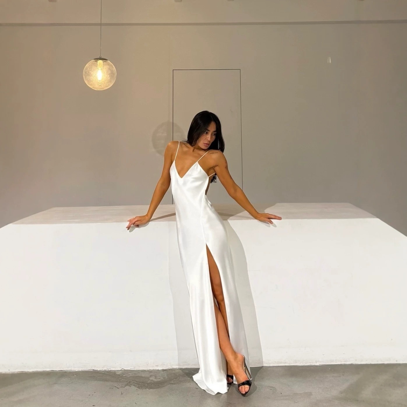 White Satin Maxi Evening Dress - огляд і ціна Elegant Satin Evening Gown Split